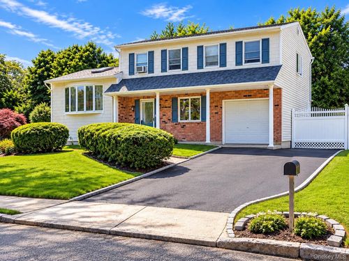 2 Carol Avenue, Brookhaven, NY, 11738 | Card Image