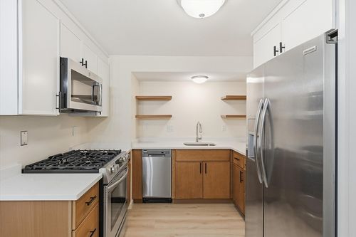 apt-a4-237 Main St, Reading, MA, 01867-3605 | Card Image