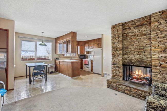 6423 Silver Ridge Drive Nw, Home with 4 bedrooms, 2 bathrooms and 4 parking in Calgary AB | Image 7