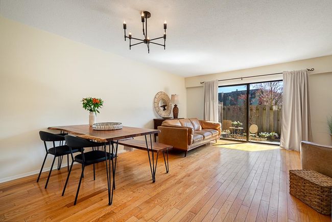 1116 Premier St, Townhouse with 4 bedrooms, 3 bathrooms and 3 parking in North Vancouver BC | Image 11