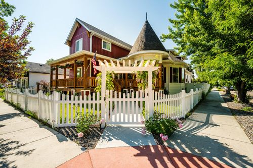 460 Smith St, Sheridan, WY, 82801-3813 | Card Image