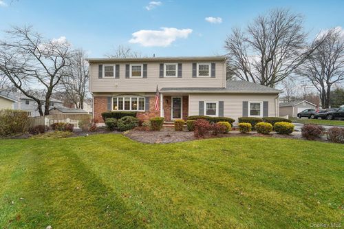 84 Townline Rd, Nanuet, NY, 10954-3726 | Card Image