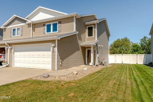 3203 Rutland Dr, Bismarck, ND, 58504-7602 | Card Image