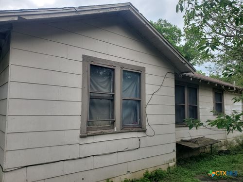 702 N Orchard Ave, Cameron, TX, 76520-2351 | Card Image