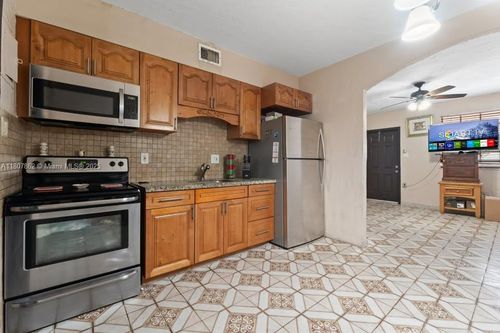 2655 Nw 14th Ave, Miami, FL, 33142-7649 | Card Image