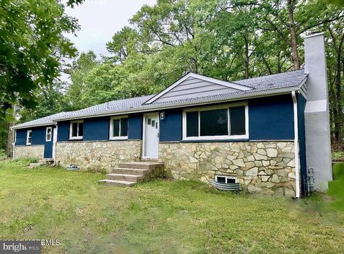 135 S Main St, Barnegat, NJ, 08005-2312 | Card Image