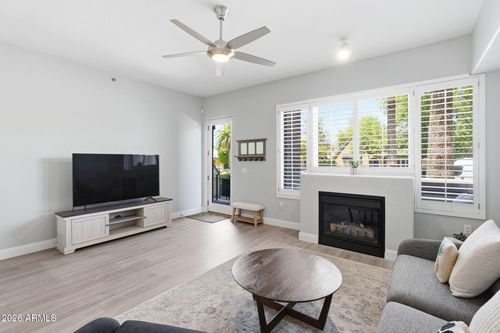 31-17 W Vernon Ave, Phoenix, AZ, 85003-1076 | Card Image