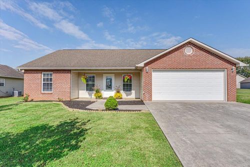 2031 Murphys Chapel Dr, Sevierville, TN, 37876-7043 | Card Image