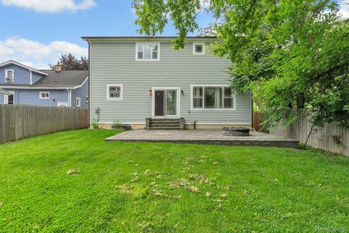 423 Woodlawn Ave, Royal Oak, MI, 48073-2685 | Card Image