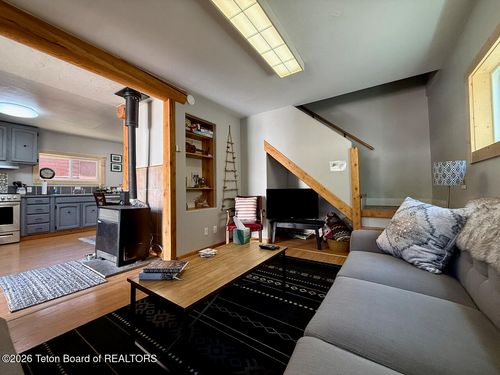 42 N Franklin Ave, Pinedale, WY, 82941 | Card Image