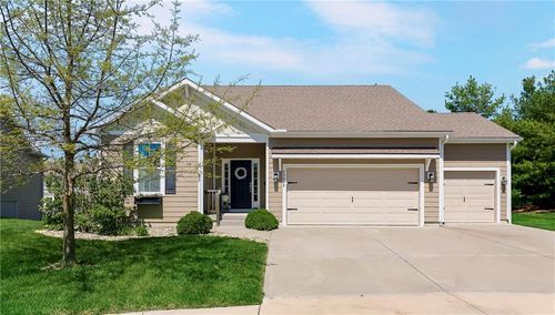 23602 W 92nd St, Lenexa, KS, 66227-7801 | Card Image