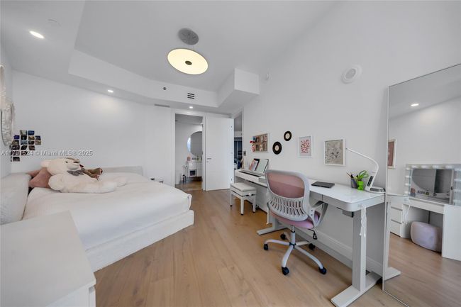 APT-707 - 16001 Collins Ave, Condo with 3 bedrooms, 3 bathrooms and null parking in Sunny Isles Beach FL | Image 13