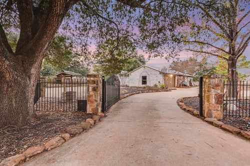 1005 Colorado St, Smithville, TX, 78957-1134 | Card Image