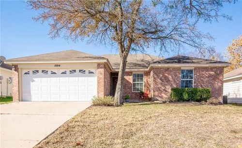 1004 Muelhause St, Belton, TX, 76513-4453 | Card Image