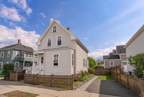 8 Alfred St, Medford, MA, 02155-6402 | Card Image