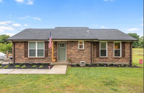 1046 Eastside Rd, Ashland City, TN, 37015-3801 | Card Image