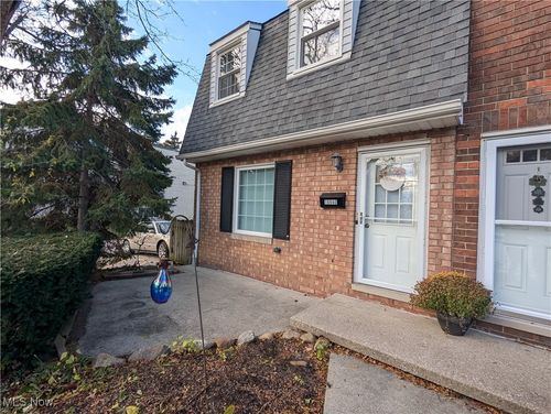 19640 Lorain Rd, Fairview Park, OH, 44126-1924 | Card Image