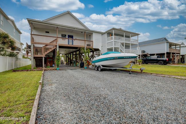 108 W Dolphin Dr, House other with 3 bedrooms, 2 bathrooms and null parking in Oak Island NC | Image 4