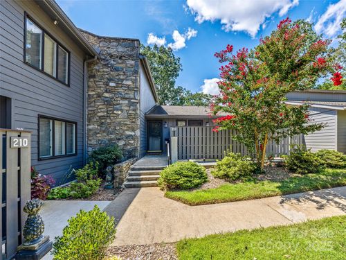 211 Crowfields Dr, Asheville, NC, 28803-3703 | Card Image