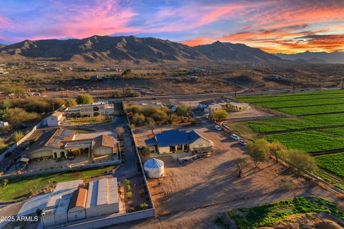 2064 W Dobbins Rd, Phoenix, AZ, 85041-9401 | Card Image