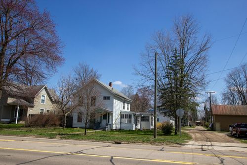414 N Front St, Dowagiac, MI, 49047-1219 | Card Image