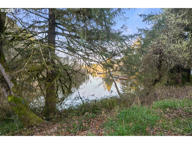 9 - 43605 State Highway 38, Condo with 2 bedrooms, 2 bathrooms and null parking in Reedsport OR | Image 37