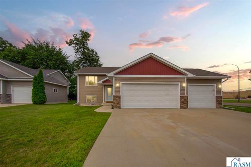 100 Peridot Court, Mankato, MN, 56001 | Card Image