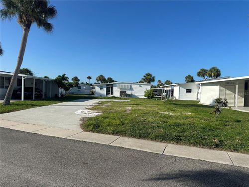 670 Delphinium Dr, VENICE, FL, 34293-6922 | Card Image