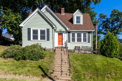 2316 East St, Davenport, IA, 52803-3326 | Card Image