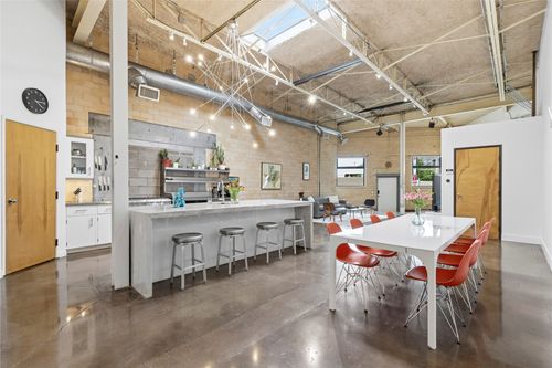 335 S Hall Street, Dallas, TX, 75226 | Card Image