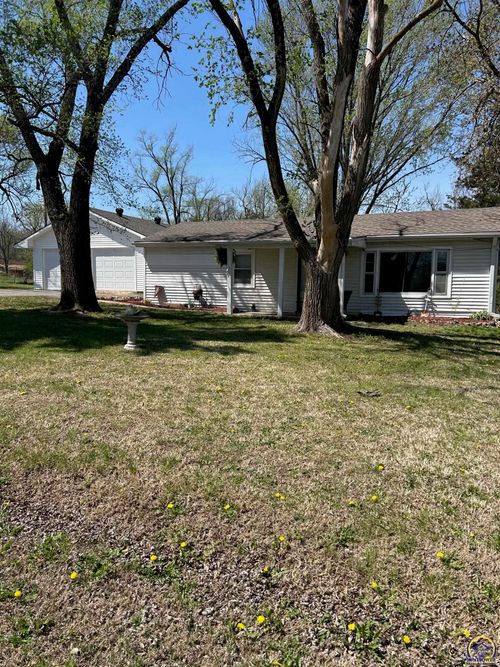 321 Se Baldwin Rd, Topeka, KS, 66607-2447 | Card Image