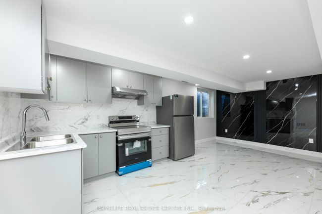 7 Markham St, House other with 6 bedrooms, 5 bathrooms and 4 parking in Brampton ON | Image 30