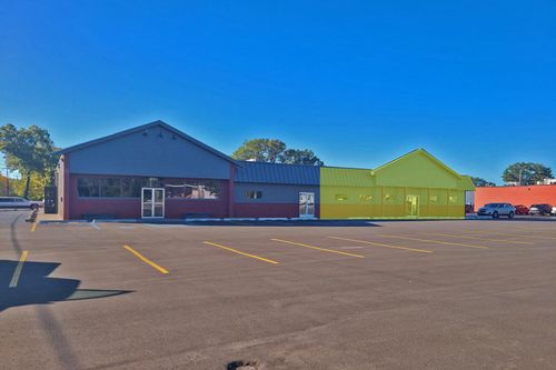 a-2-2037 E Laketon Ave, Muskegon, MI, 49442-6127 | Card Image