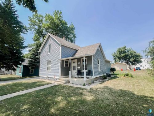 116 W Fletcher St, Luverne, MN, 56156-1822 | Card Image