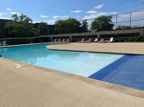 apt-305-3050 Pheasant Creek Dr, Northbrook, IL, 60062-3367 | Card Image