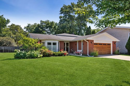 6833 N Concord Ln, Niles, IL, 60714-4431 | Card Image