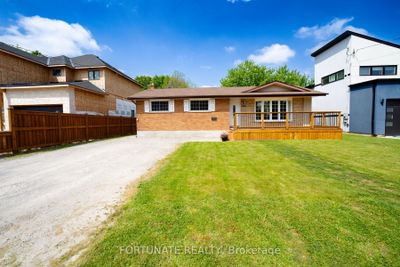 3223 Dorchester Rd, House other with 3 bedrooms, 2 bathrooms and 5 parking in Niagara Falls ON | Image 3