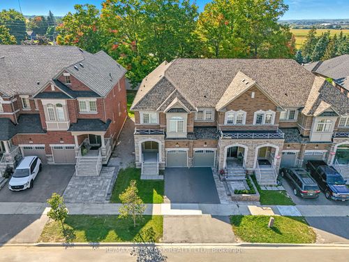 92 Drizzel Cres, Richmond Hill, ON, L4E1G8 | Card Image
