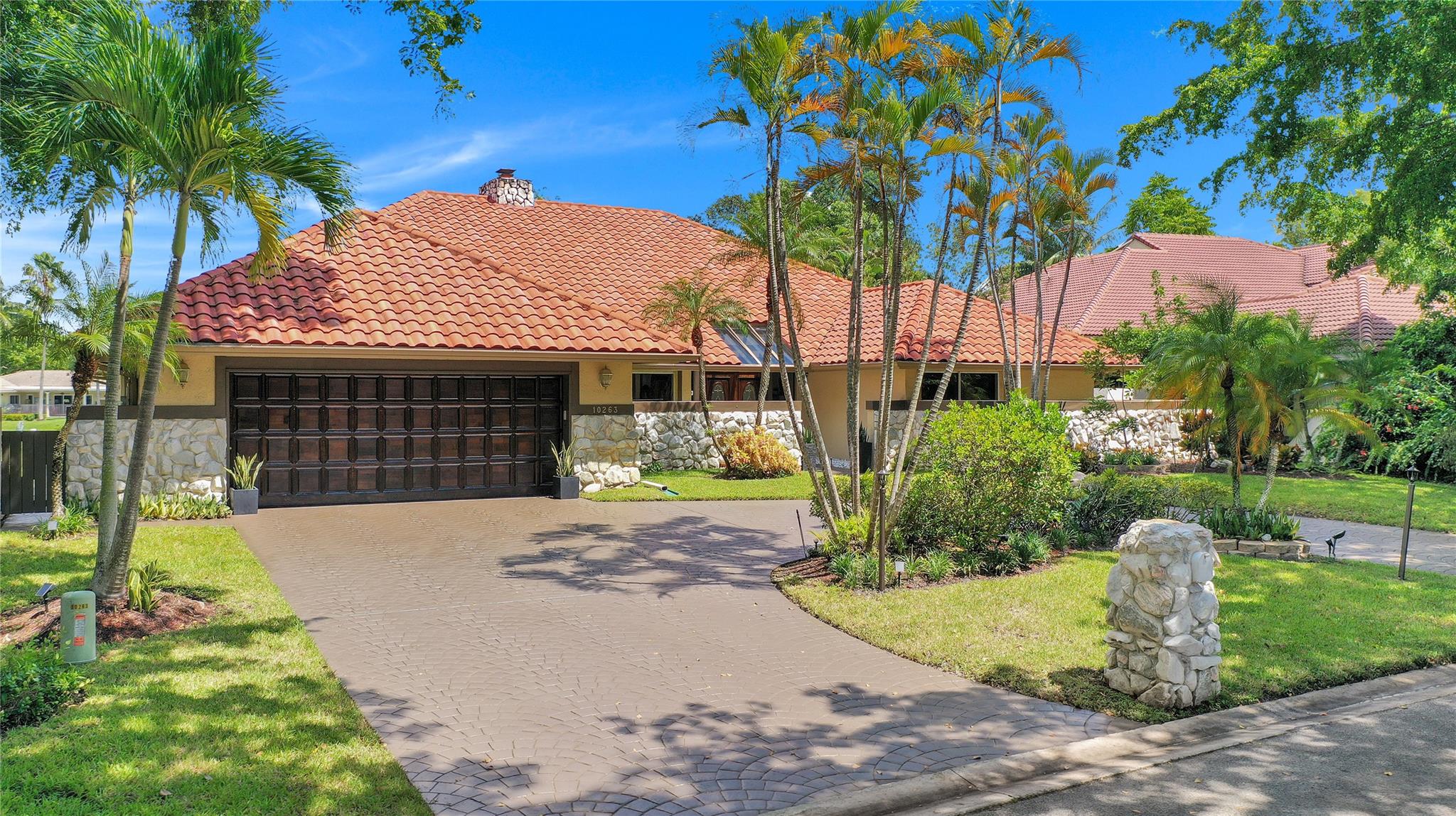 Vestal Mnr, Coral Springs, FL 33071