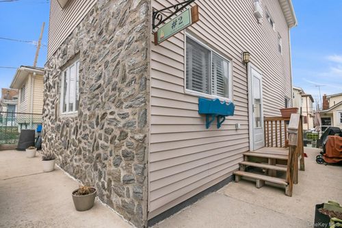 2-2 Alden Park, Bronx, NY, 10465-3705 | Card Image