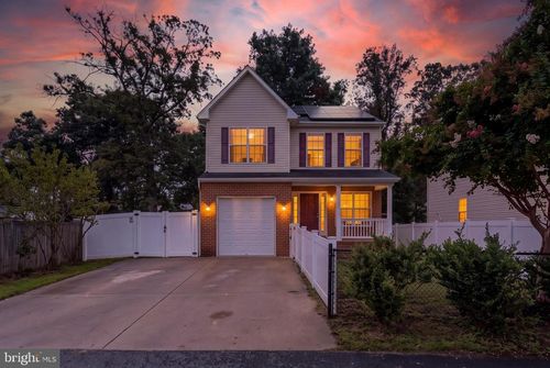 909 8th St, PASADENA, MD, 21122-1801 | Card Image
