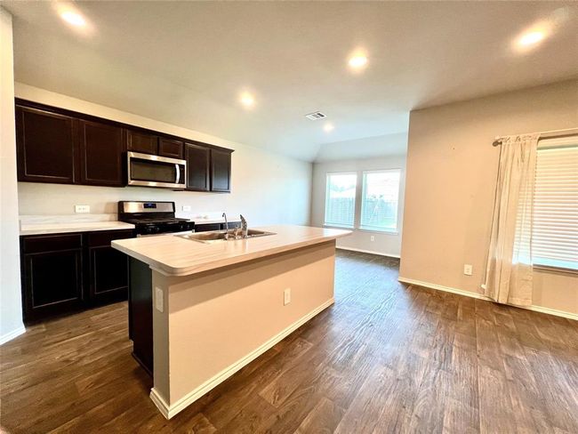 Kitchen area | Image 18