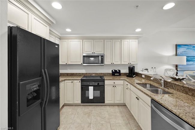 311 - 221 9 Th St S, Condo with 1 bedrooms, 1 bathrooms and null parking in NAPLES FL | Image 11