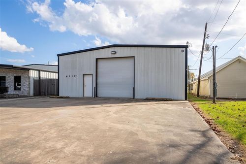 6339 E Opelousas St, Lake Charles, LA, 70615-4729 | Card Image