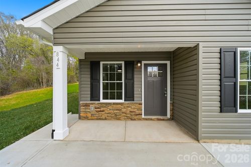 844 5th Avenue Sw, Hickory, NC, 28602 | Card Image