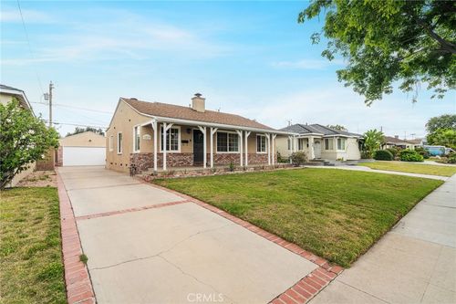 1813 N Naomi, Burbank, CA, 91505 | Card Image