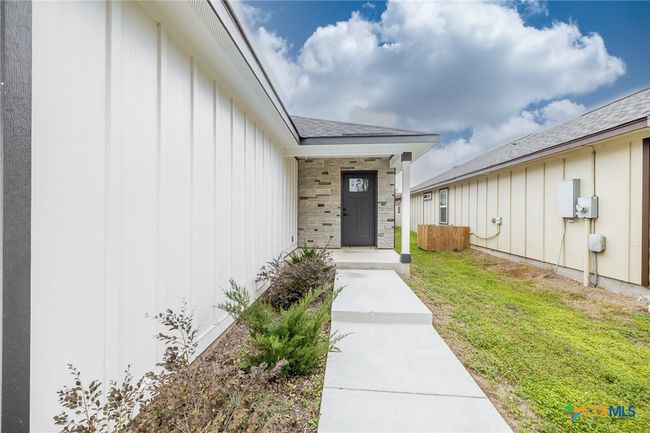 Front door entrance | Image 27