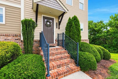 1232 Commonwealth Circle, Forest, VA, 24551 | Card Image