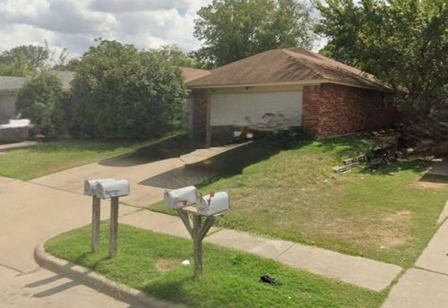 1004 Vera Ct, Irving, TX, 75060-6158 | Card Image