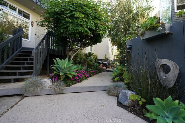 APT-10 - 320 12 Th St, Condo with 2 bedrooms, 1 bathrooms and null parking in Seal Beach CA | Image 25
